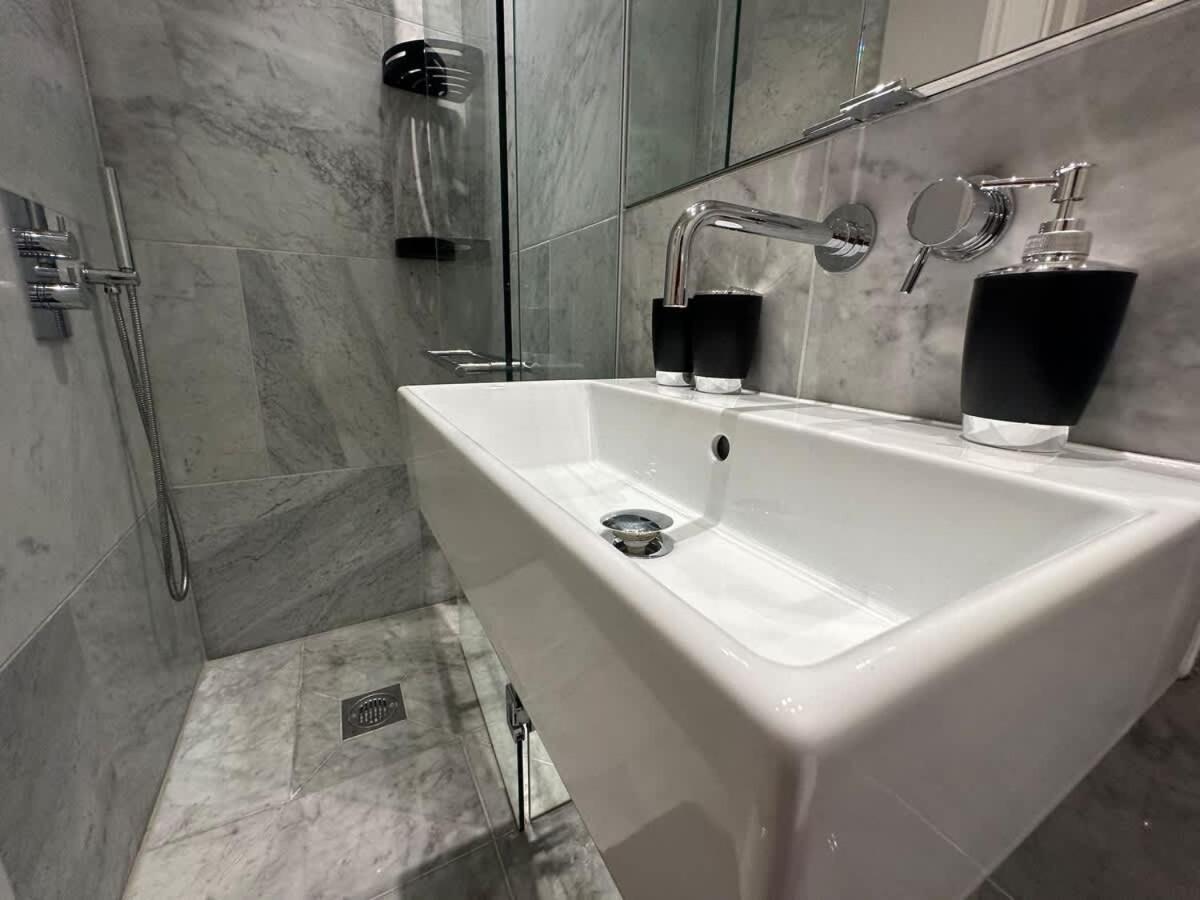 Sg, Chic Covent Garden Apartment London Ngoại thất bức ảnh